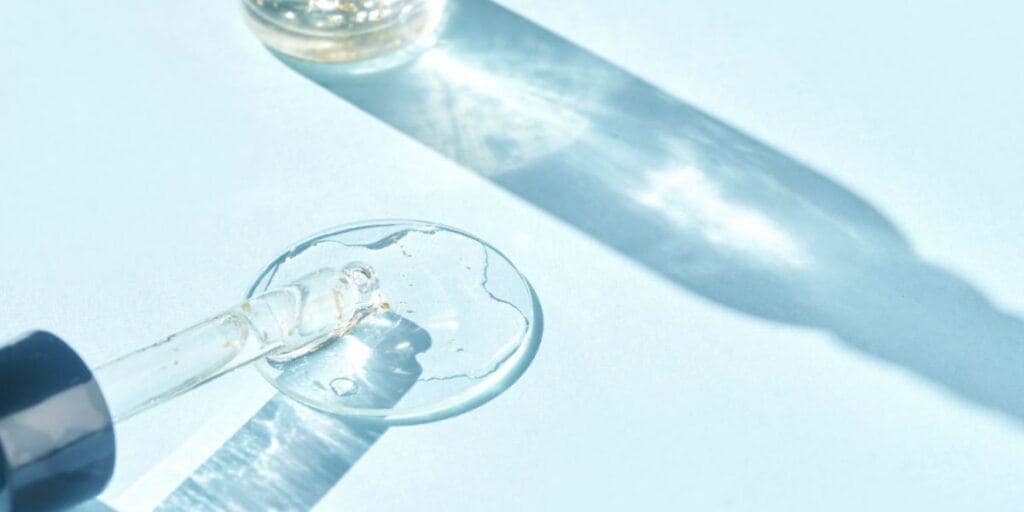 Travel-Friendly Salicylic Acid Moisturizers for Clear Skin