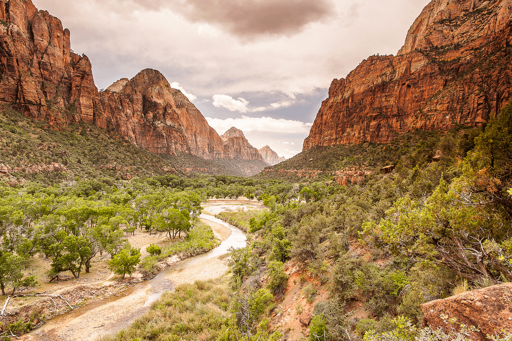 Driving Between Bryce Canyon to Zion National Park