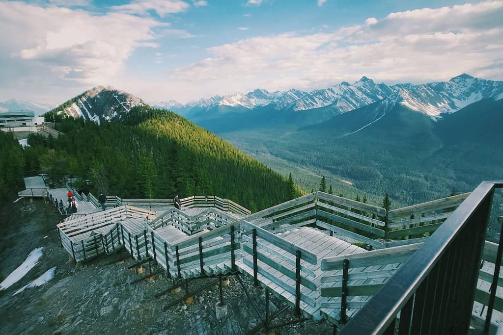 Driving to Banff from Toronto: A Road Trip Guide
