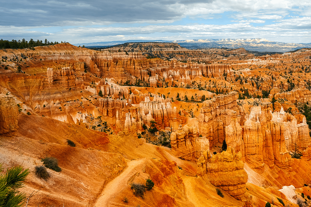 Distance from las vegas to bryce Canyon national park